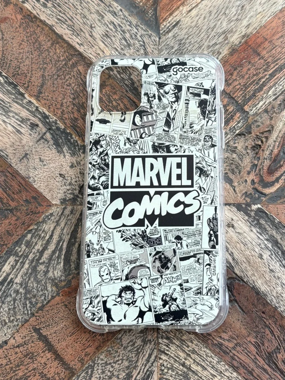 gocase Marvel Comics Group Shot Classic Logo iPhone 11 Case